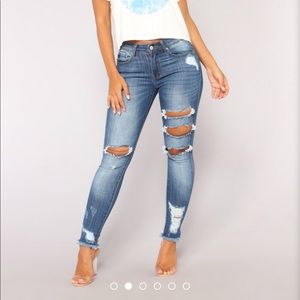 Fashion nova distressed jeans 😍😍